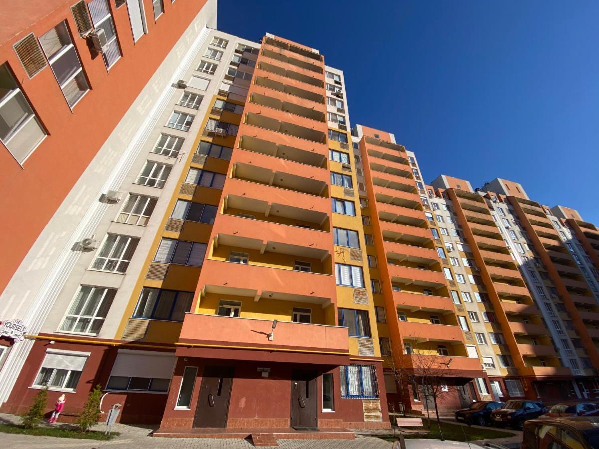 Two Bedroom Large Apartment In Кишинев Екстериор снимка