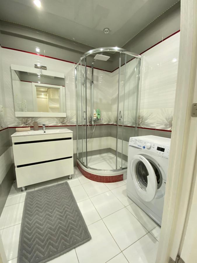 Two Bedroom Large Apartment In Кишинев Екстериор снимка