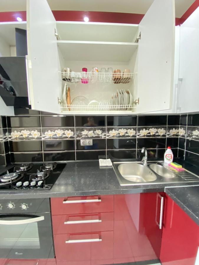 Two Bedroom Large Apartment In Кишинев Екстериор снимка