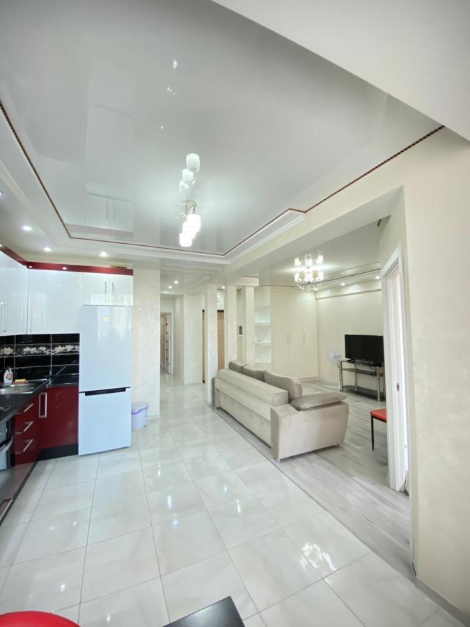 Two Bedroom Large Apartment In Кишинев Екстериор снимка