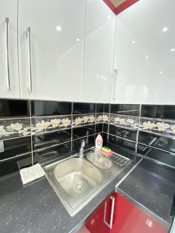 Two Bedroom Large Apartment In Кишинев Екстериор снимка