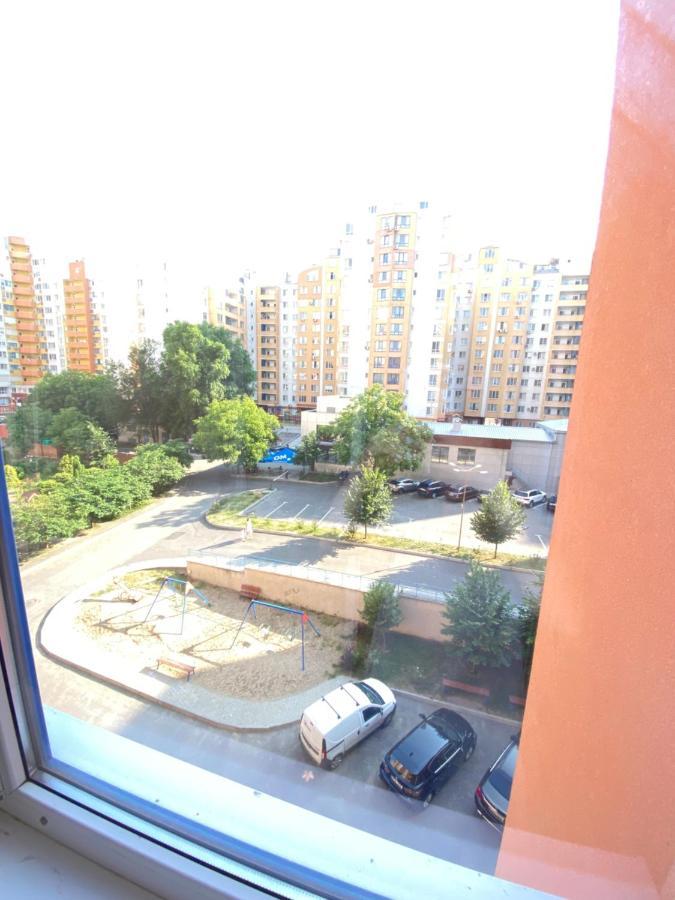 Two Bedroom Large Apartment In Кишинев Екстериор снимка