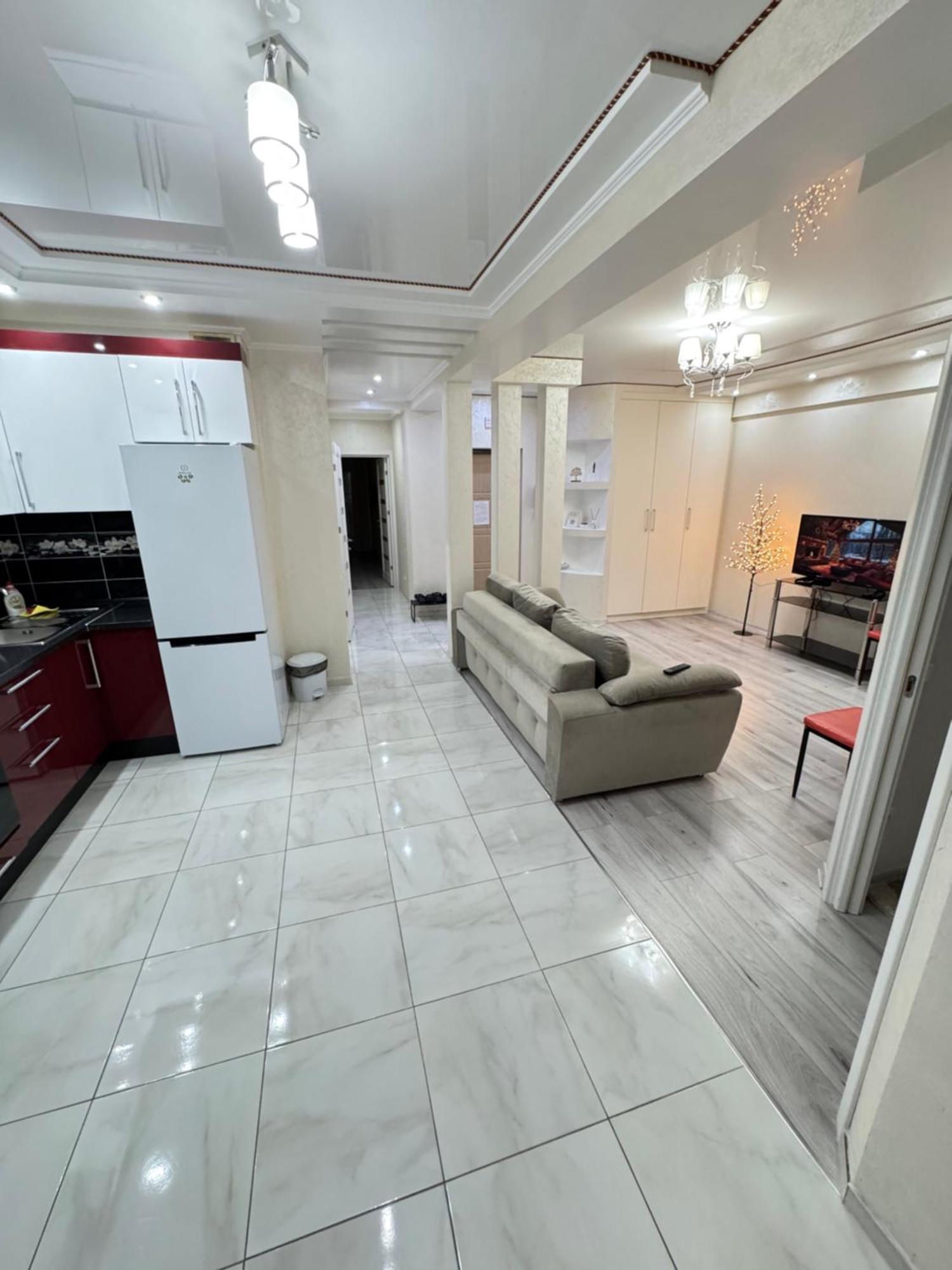 Two Bedroom Large Apartment In Кишинев Екстериор снимка