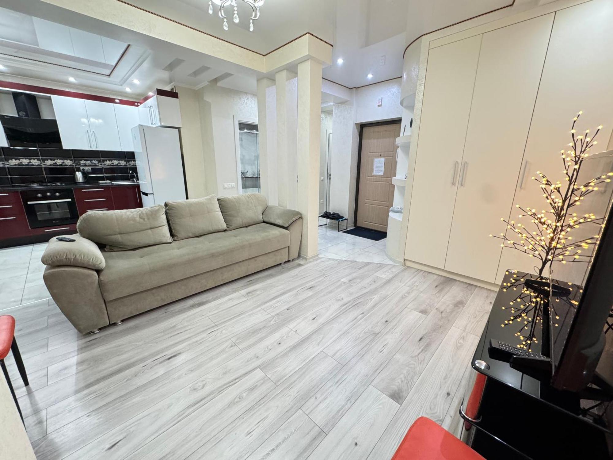 Two Bedroom Large Apartment In Кишинев Екстериор снимка